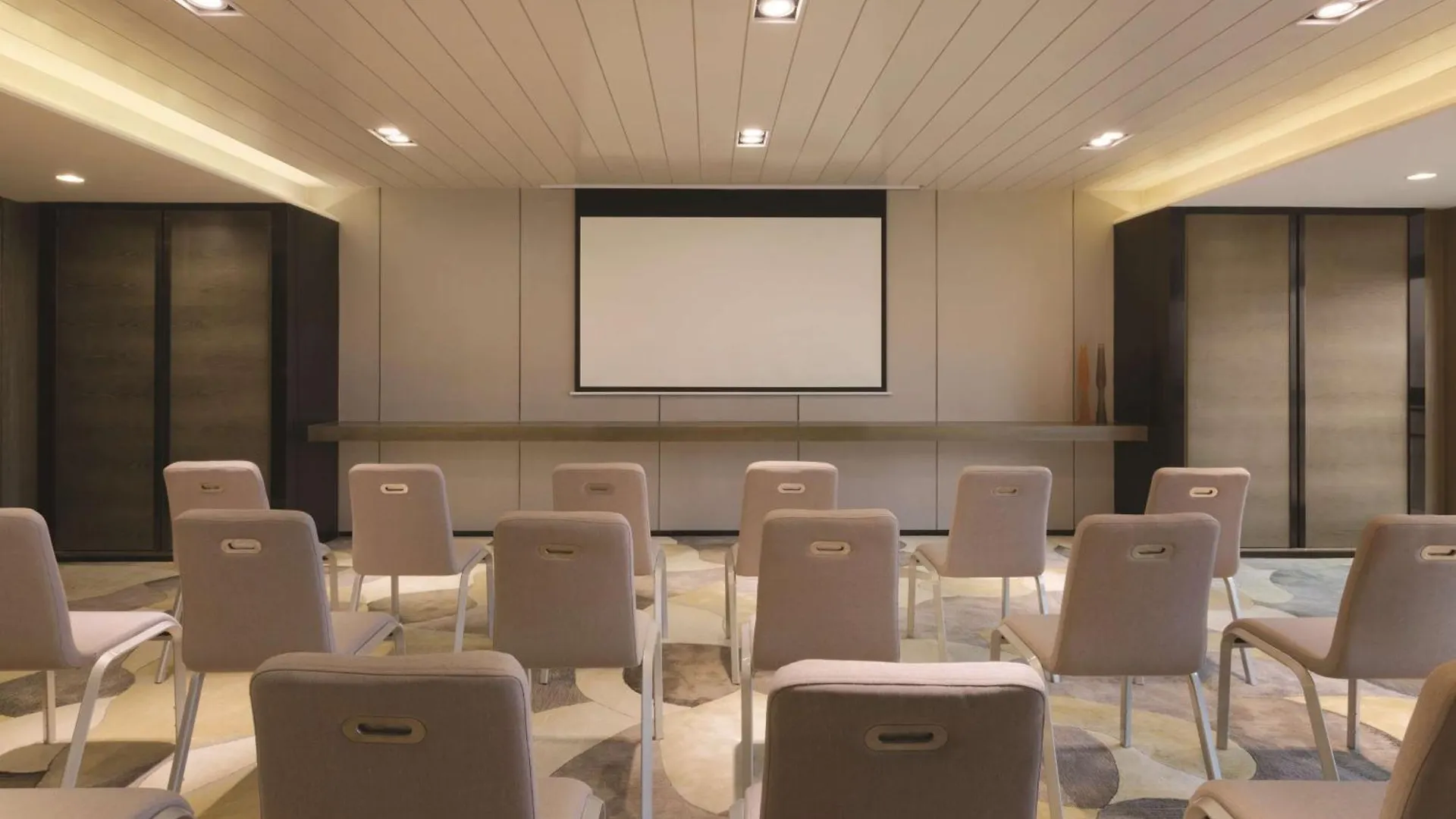 Hyatt House Shenzhen Airport Hotel